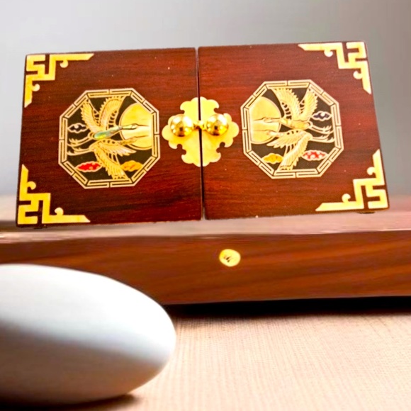 Korean, Mother of pearl wood Inlay Crane design-Hinged w/4 drawers Jewelry box - Picture 1 of 11